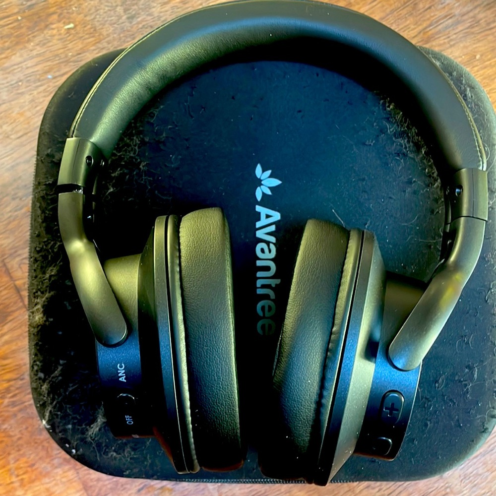 Avantree Noise-Cancelling Headphones, Black